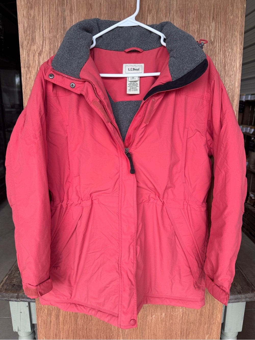 L.L. Bean Women’s Medium Petite Insulated Fleece Lined Jacket Coral Pink Coat